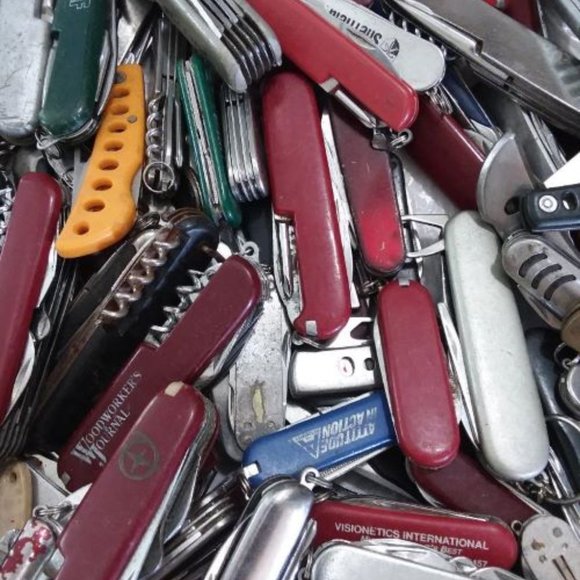 Lot of EDC Knives, Junk Drawer Knives, Multi-Tools, Corkscrews $16 per Pound - Picture 4 of 6